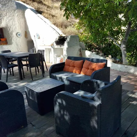 Cueva El Guindas Country house *