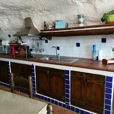 Lantställe Cueva El Guindas *